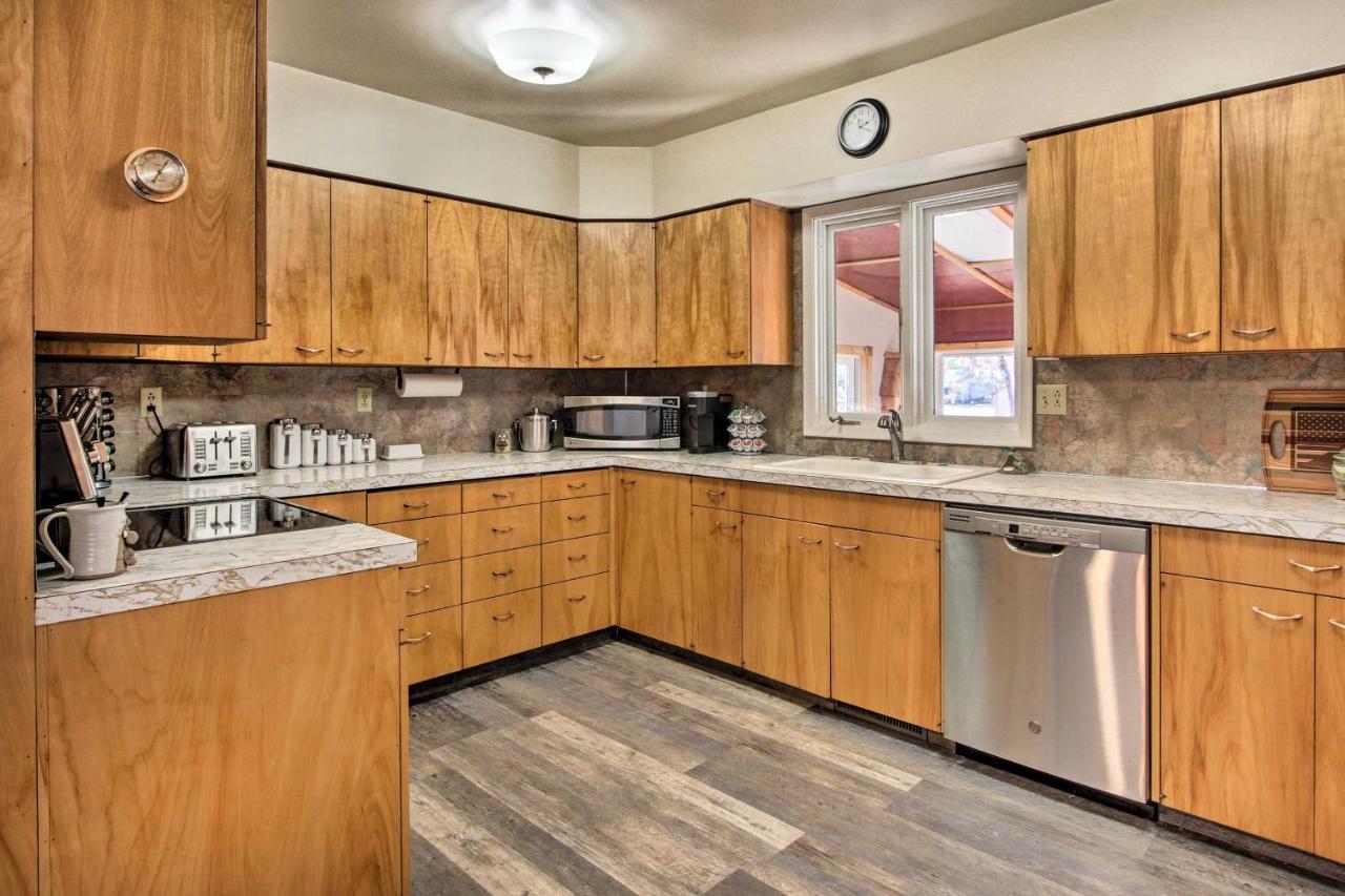 Cozy Choteau Home With Fire Pit, Grill, Yard! Bagian luar foto